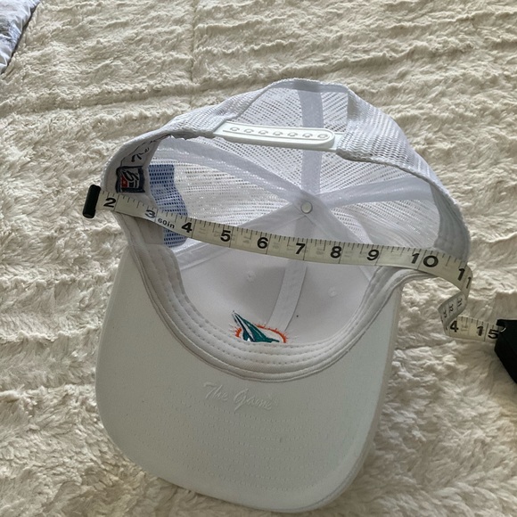 The Game White Cap with Dolphin Design - Picture 5 of 6